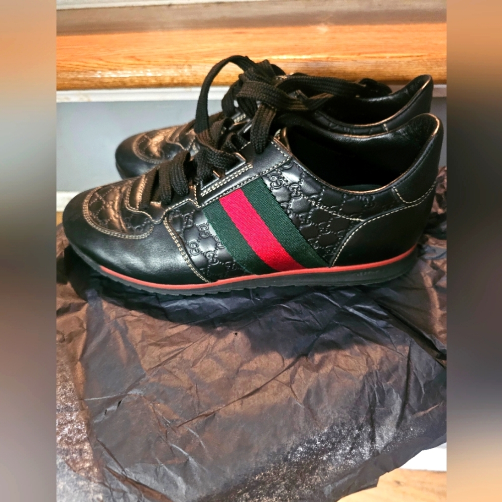 Authentic Women's Gucci sport sneakers
